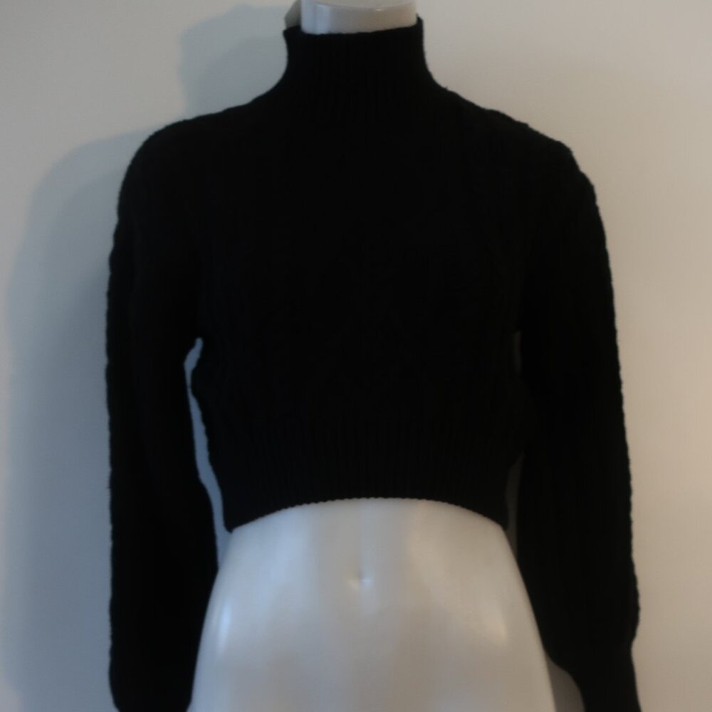 NWT Womens Hera Collection Black Crop Cable Turtleneck Sweater M